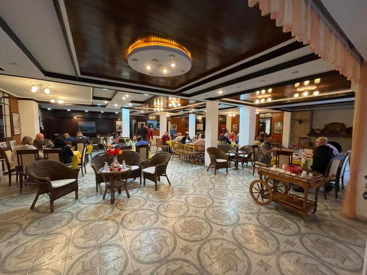 Hotel ลากาดิน ภายนอก รูปภาพ